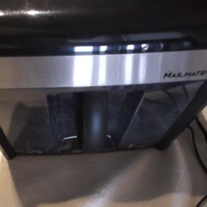 MailMate M7 STAPLES Shredder Model: SPL-TXC12M7A V120/ 60 Hz  3.8 A No. 1503071